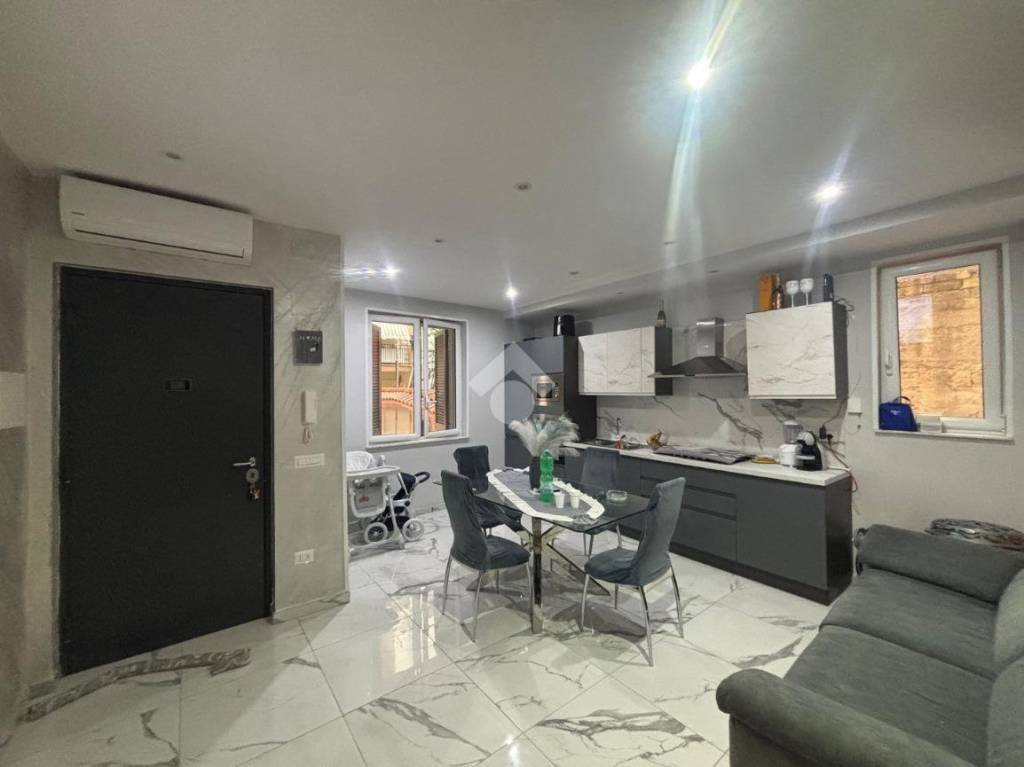 appartamento in vendita a Napoli in zona Secondigliano