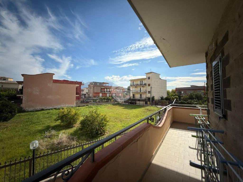 appartamento in vendita a Napoli in zona Barra