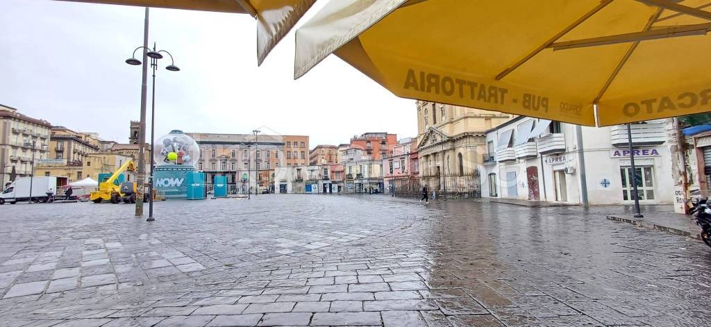 negozio in vendita a Napoli in zona Pendino / San Giuseppe