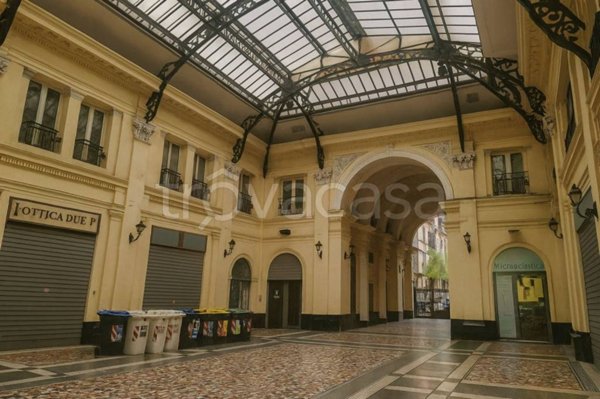 ufficio in vendita a Napoli in zona Porto