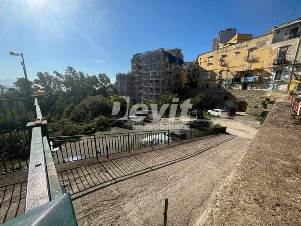 appartamento in vendita a Napoli in zona Arenella
