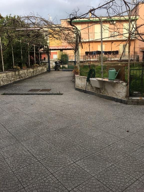 appartamento in vendita a Napoli in zona Pianura