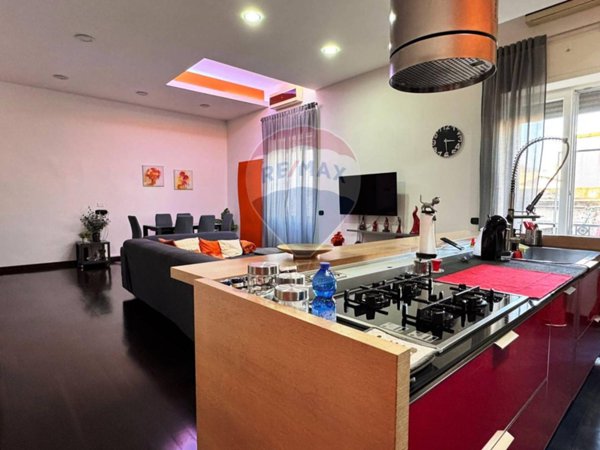 appartamento in vendita a Napoli in zona Poggioreale