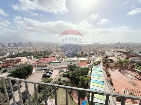 appartamento in vendita a Napoli in zona Stella