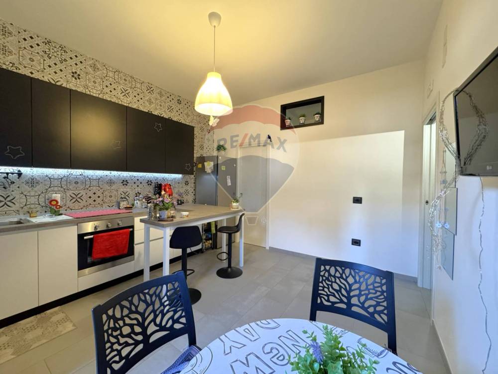 appartamento in vendita a Napoli in zona Secondigliano