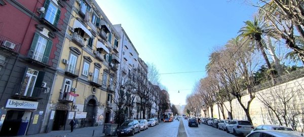 appartamento in vendita a Napoli in zona San Carlo all'Arena