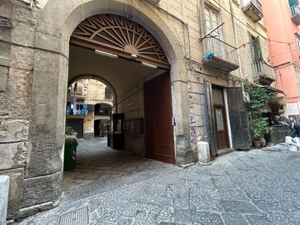 appartamento in vendita a Napoli in zona Pendino / San Giuseppe