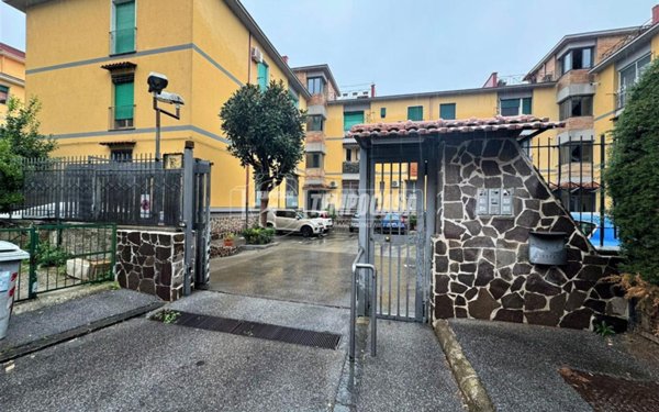 appartamento in vendita a Napoli in zona Pianura