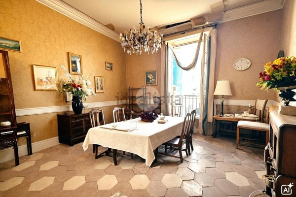 appartamento in vendita a Napoli in zona San Lorenzo