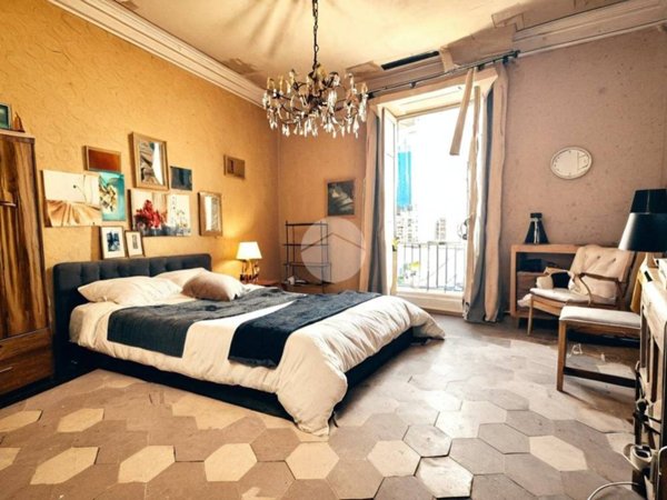 appartamento in vendita a Napoli in zona San Lorenzo