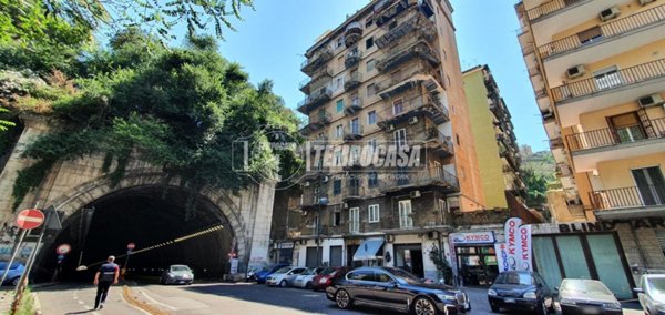 appartamento in vendita a Napoli in zona Fuorigrotta