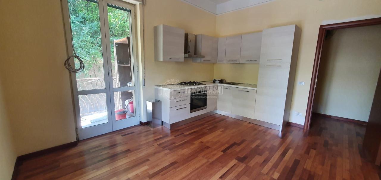 appartamento in vendita a Napoli in zona Fuorigrotta