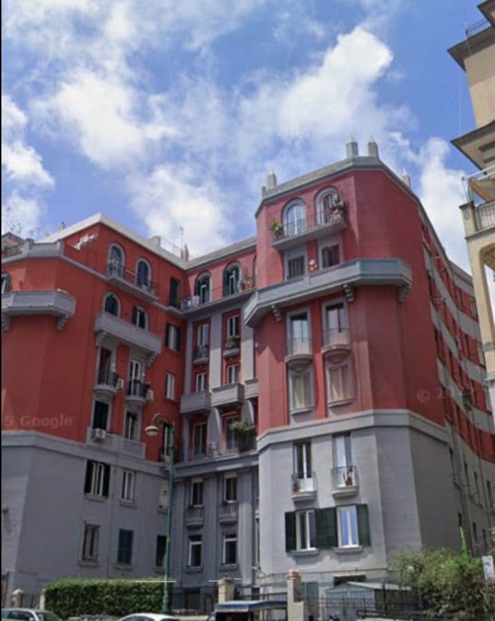 negozio in vendita a Napoli in zona Vomero