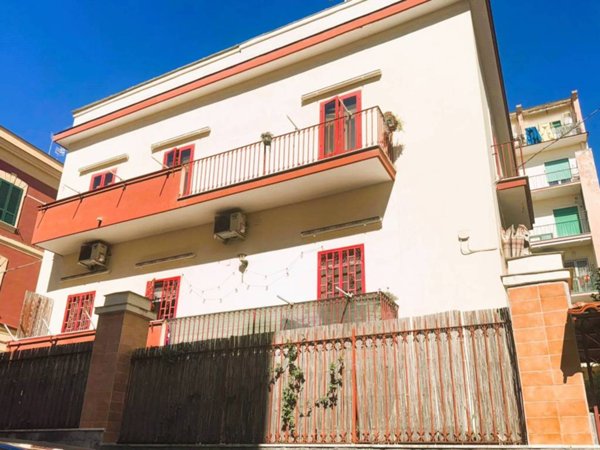 appartamento in vendita a Napoli in zona Bagnoli