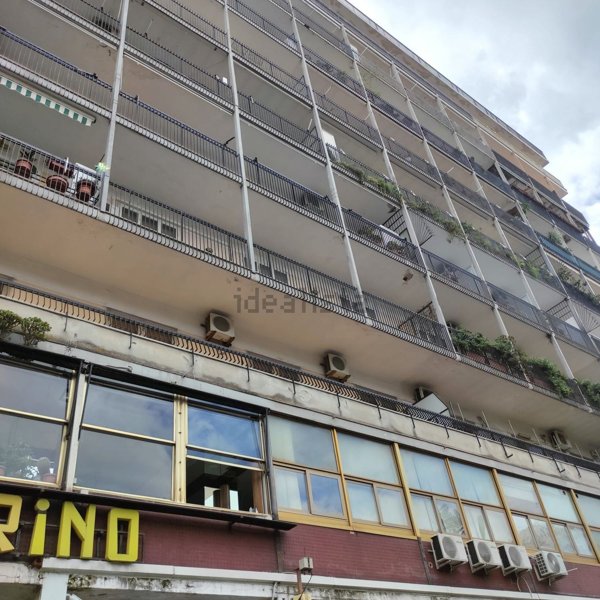 appartamento in vendita a Napoli in zona Stella