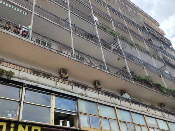 appartamento in vendita a Napoli in zona San Carlo all'Arena