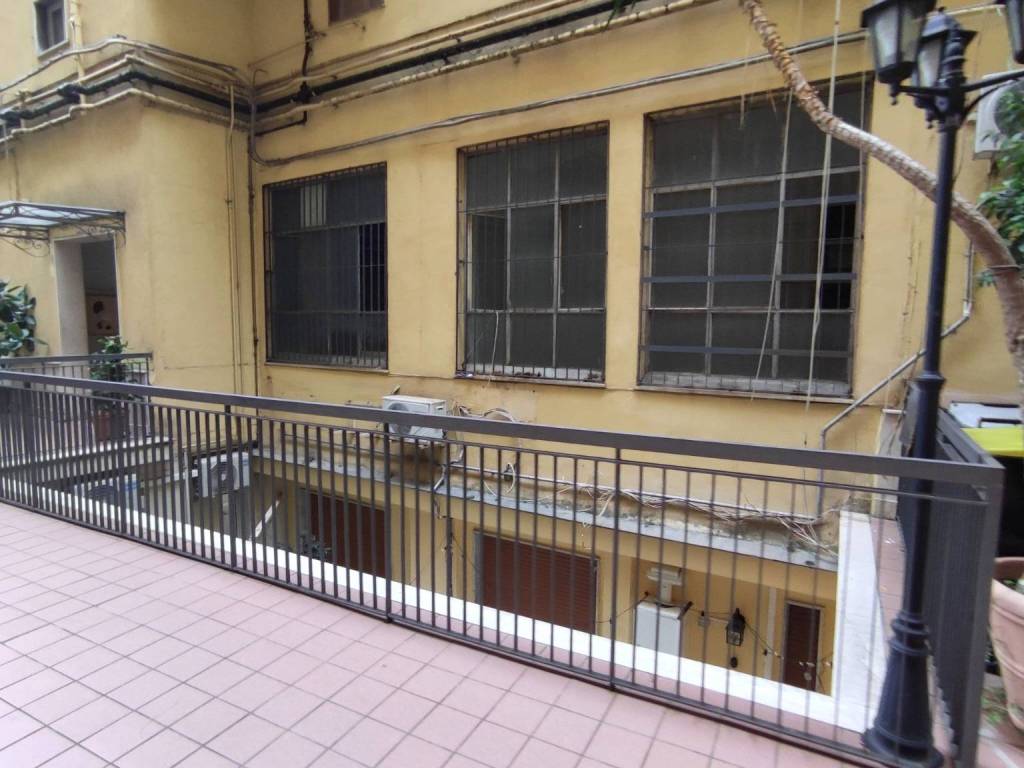 appartamento in vendita a Napoli in zona Stella