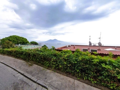 appartamento in vendita a Napoli in zona Posillipo