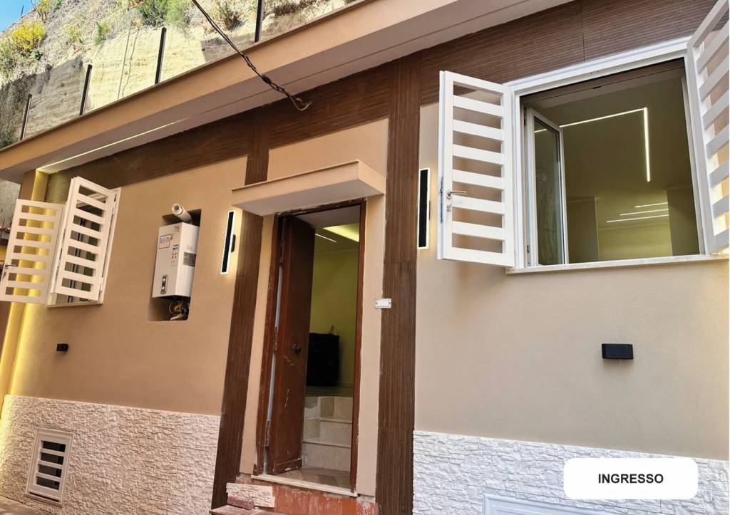 appartamento in vendita a Napoli in zona Posillipo