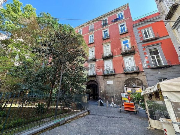 appartamento in vendita a Napoli in zona San Lorenzo