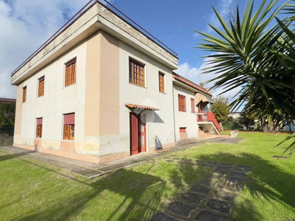 casa indipendente in vendita a Napoli in zona Chiaiano