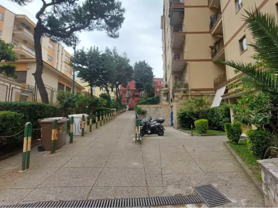 negozio in vendita a Napoli in zona Arenella