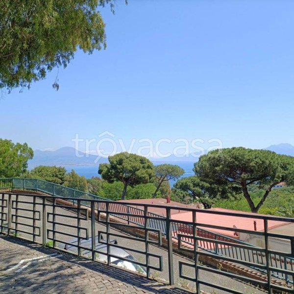 appartamento in vendita a Napoli in zona Posillipo