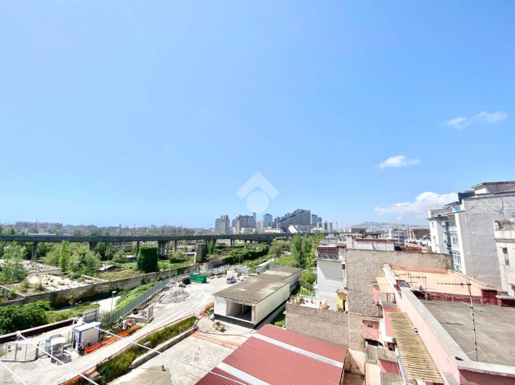 appartamento in vendita a Napoli in zona Poggioreale