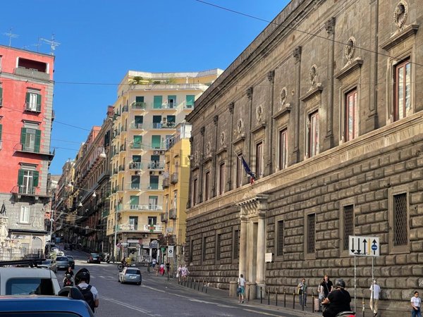 locale commerciale in vendita a Napoli