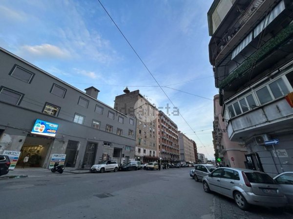appartamento in vendita a Napoli in zona Mercato