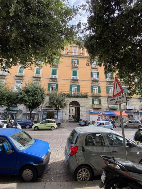 appartamento in vendita a Napoli in zona Stella