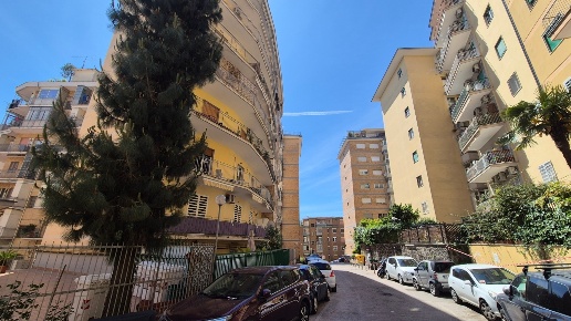 appartamento in vendita a Napoli in zona Arenella