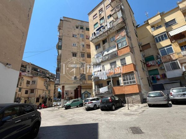 appartamento in vendita a Napoli in zona Fuorigrotta