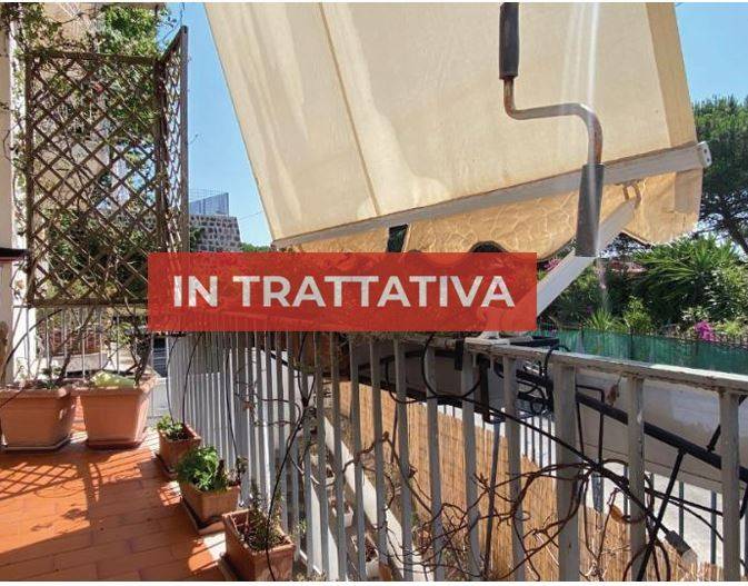 appartamento in vendita a Napoli in zona Posillipo