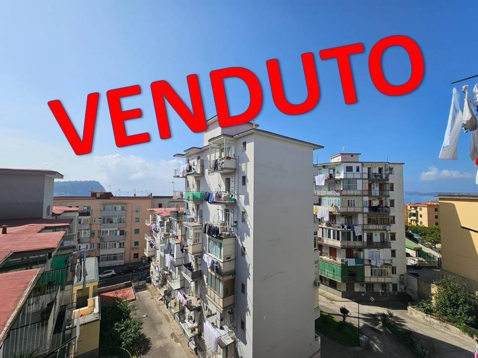 appartamento in vendita a Napoli in zona Bagnoli