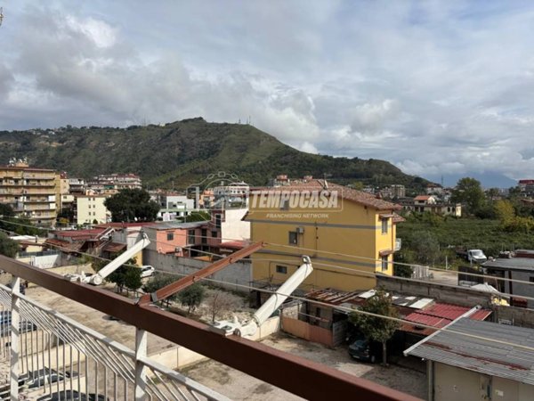 appartamento in vendita a Napoli in zona Pianura
