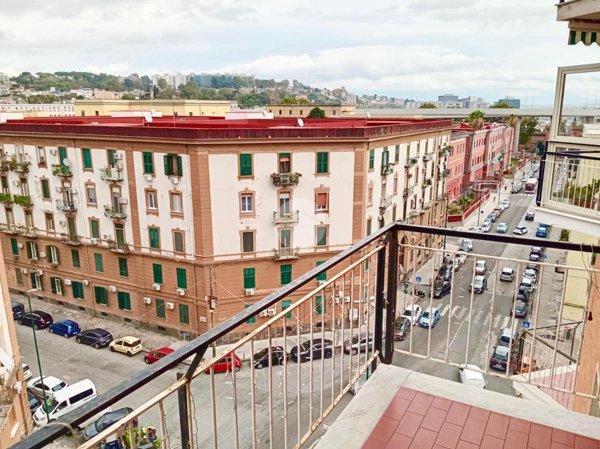 appartamento in vendita a Napoli in zona Vicaria