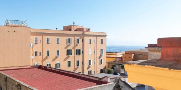 appartamento in vendita a Napoli in zona Chiaia