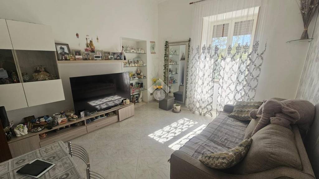 appartamento in vendita a Napoli in zona Bagnoli
