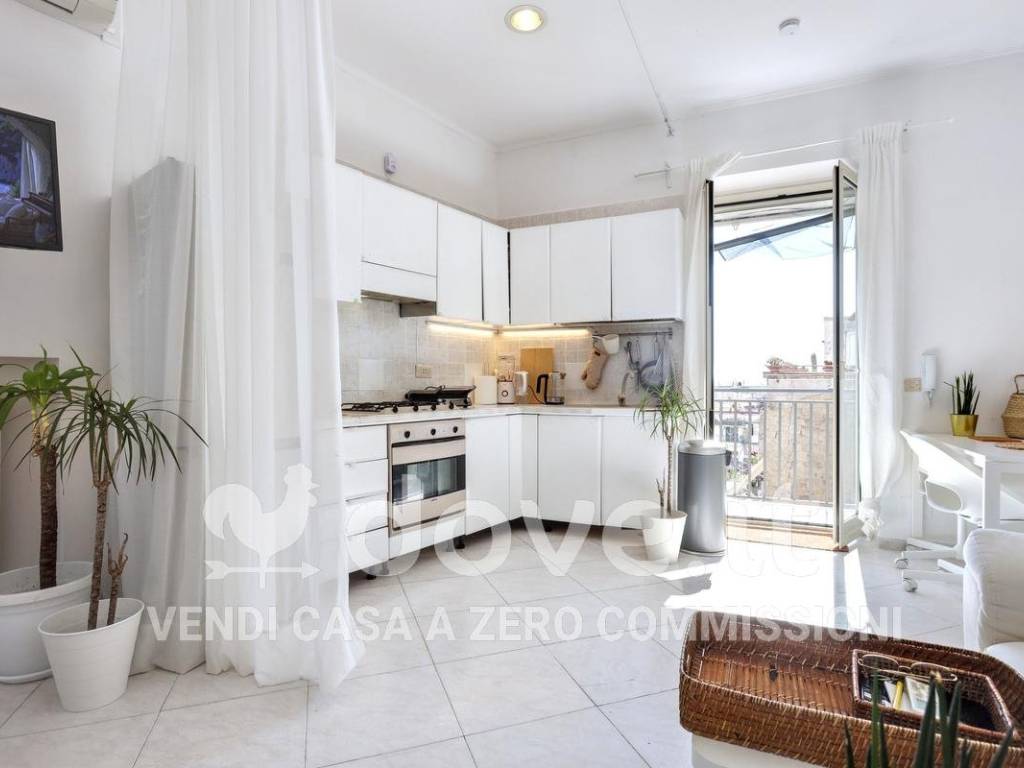 appartamento in vendita a Napoli in zona Montecalvario