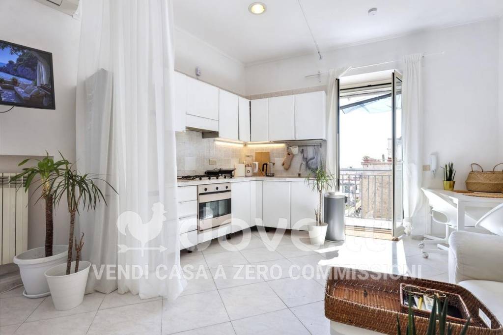 appartamento in vendita a Napoli in zona Arenella