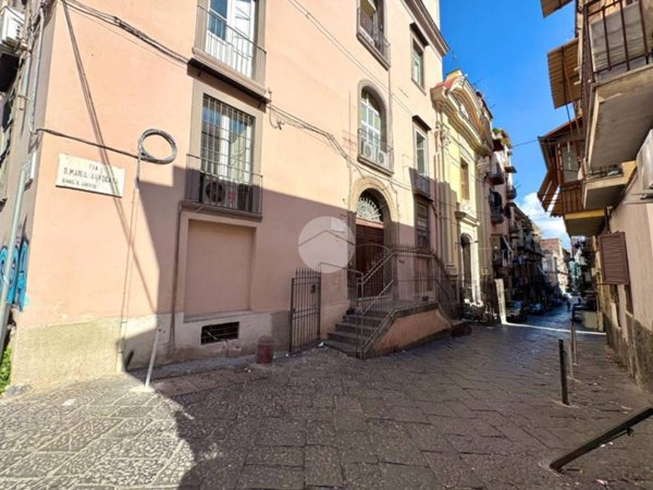 appartamento in vendita a Napoli in zona San Lorenzo