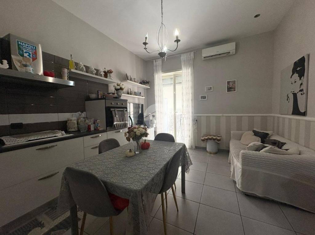 appartamento in vendita a Napoli in zona San Ferdinando