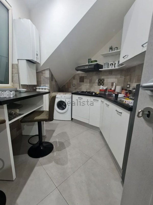 appartamento in vendita a Napoli in zona San Carlo all'Arena