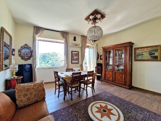 appartamento in vendita a Napoli in zona Bagnoli