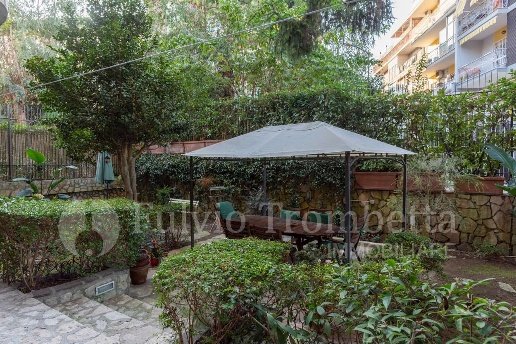 appartamento in vendita a Napoli in zona Capodimonte / Colli Aminei