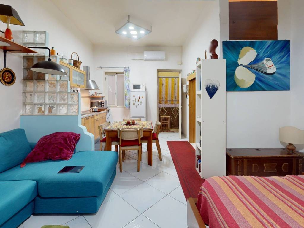 appartamento in vendita a Napoli in zona Pendino / San Giuseppe