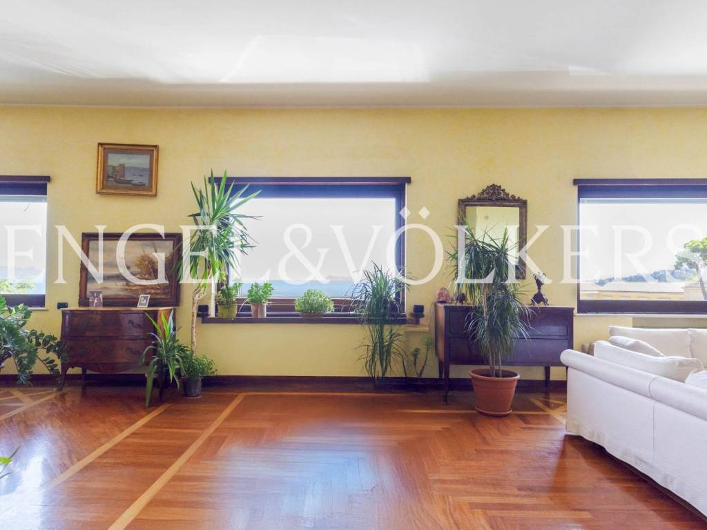 appartamento in vendita a Napoli in zona Posillipo