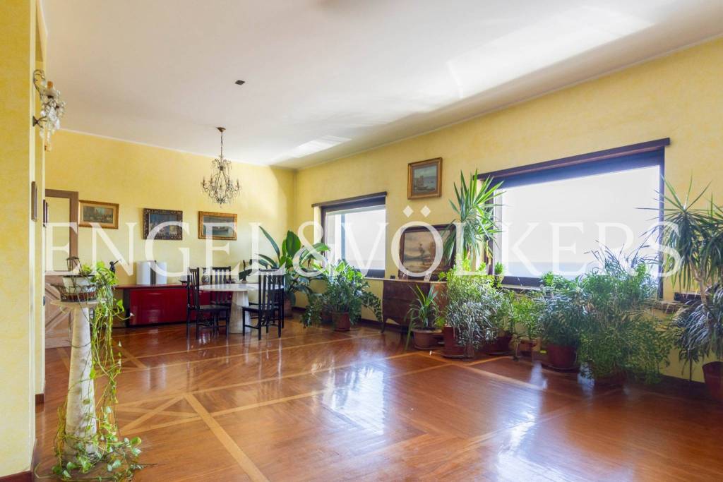 appartamento in vendita a Napoli in zona Posillipo