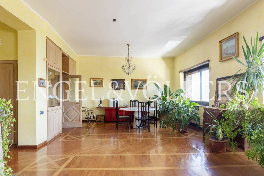 appartamento in vendita a Napoli in zona Posillipo